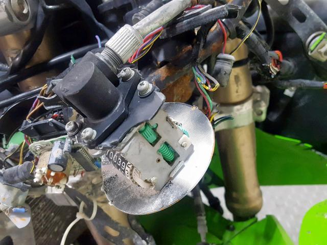 JKAZXDP13YA047371 - 2000 KAWASAKI ZX750 P GREEN photo 10