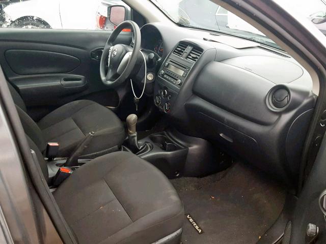 3N1CN7AP7GL905970 - 2016 NISSAN VERSA S GRAY photo 5