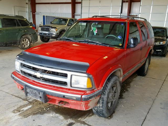 1GNDT13W5T2267522 - 1996 CHEVROLET BLAZER RED photo 2