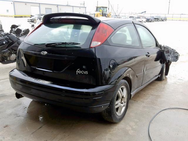 3FAFP3138YR110361 - 2000 FORD FOCUS ZX3 BLACK photo 4