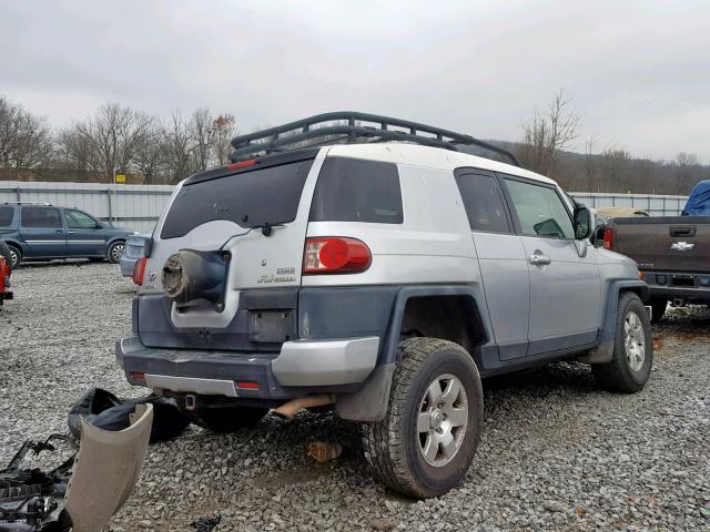 JTEBU11F770072213 - 2007 TOYOTA FJ CRUISER SILVER photo 4