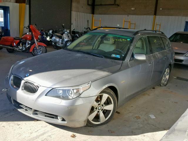 WBANN73577CN04803 - 2007 BMW 530 XIT SILVER photo 2