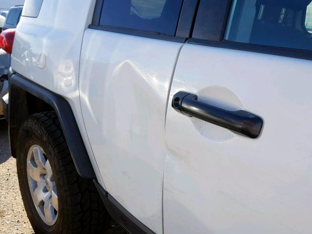 JTEBU4BF5AK098417 - 2010 TOYOTA FJ CRUISER WHITE photo 9