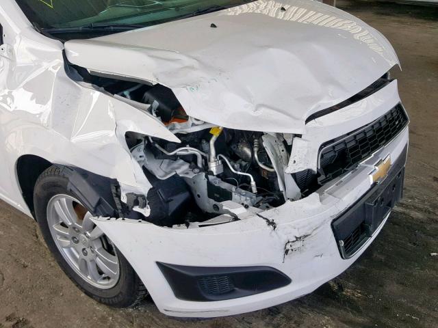 1G1JC6SH1F4166295 - 2015 CHEVROLET SONIC LT WHITE photo 9