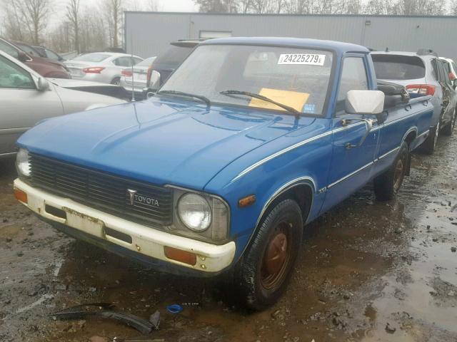 JT4RN44R0B0027811 - 1981 TOYOTA PICKUP / C BLUE photo 2