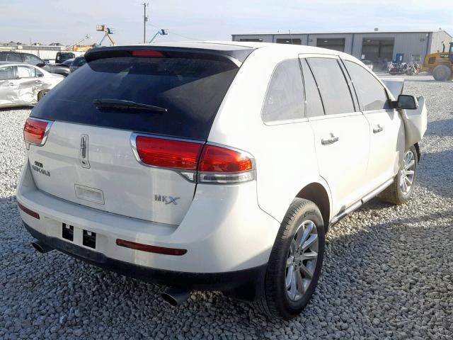 2LMDJ6JK2DBL05716 - 2013 LINCOLN MKX WHITE photo 4