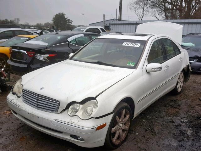 WDBRF84J73F438490 - 2003 MERCEDES-BENZ C 320 4MAT WHITE photo 2