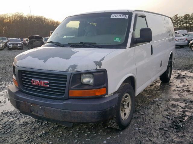 1GTHG35U171132698 - 2007 GMC SAVANA G35 WHITE photo 2