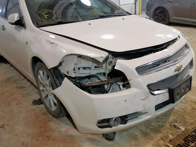 1G1ZK577284294807 - 2008 CHEVROLET MALIBU LTZ WHITE photo 9