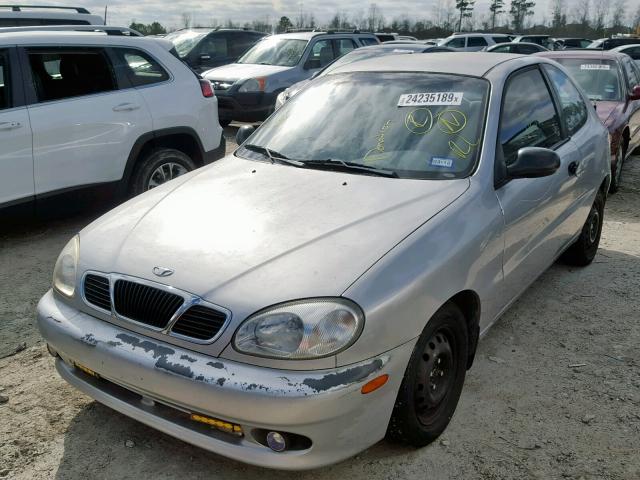 KLATA22662B706993 - 2002 DAEWOO LANOS S SILVER photo 2