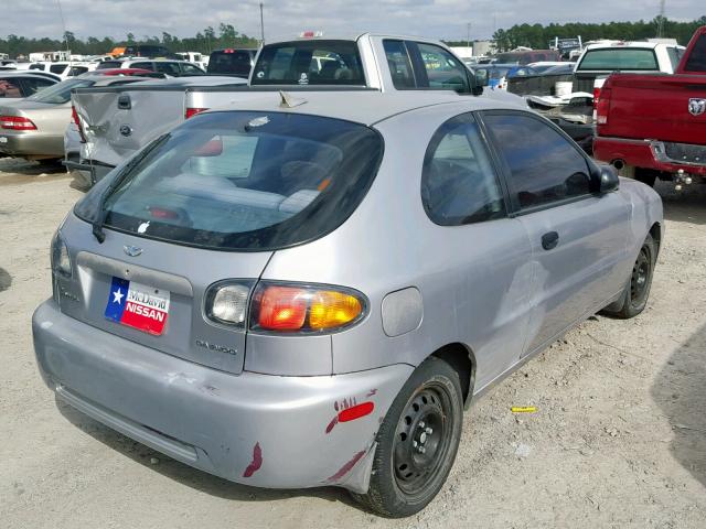 KLATA22662B706993 - 2002 DAEWOO LANOS S SILVER photo 4