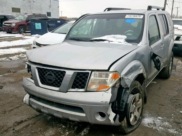 5N1AR18U96C619237 - 2006 NISSAN PATHFINDER SILVER photo 2