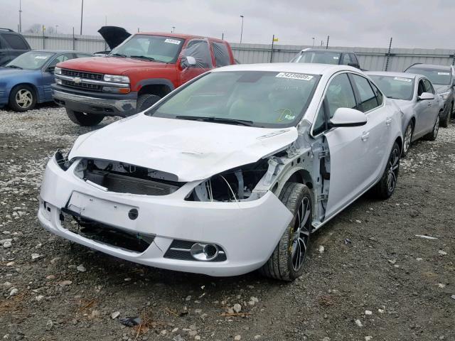 1G4PR5SK2H4108104 - 2017 BUICK VERANO SPO WHITE photo 2