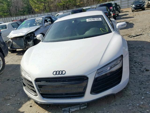 WUADUAFG0EN000853 - 2014 AUDI R8 4.2 QUA WHITE photo 9