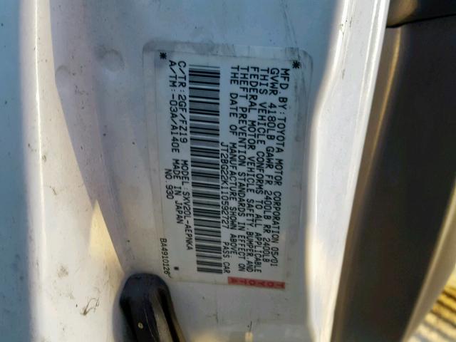 JT2BG22K110592727 - 2001 TOYOTA CAMRY CE WHITE photo 10