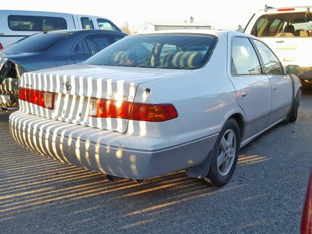 JT2BG22K110592727 - 2001 TOYOTA CAMRY CE WHITE photo 4