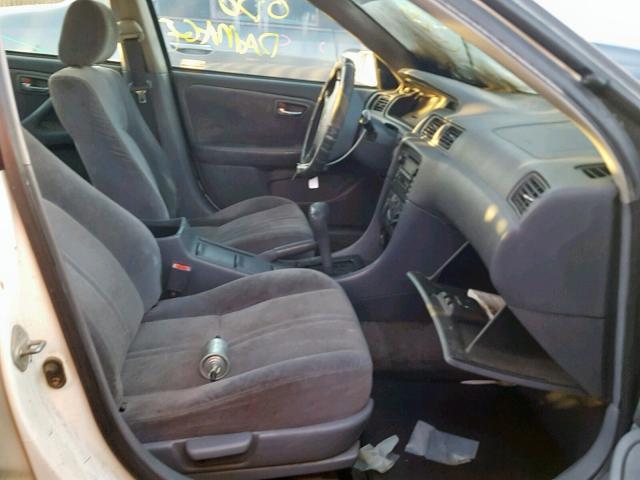 JT2BG22K110592727 - 2001 TOYOTA CAMRY CE WHITE photo 5