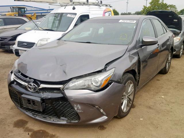 4T1BF1FK1GU134990 - 2016 TOYOTA CAMRY LE CHARCOAL photo 2