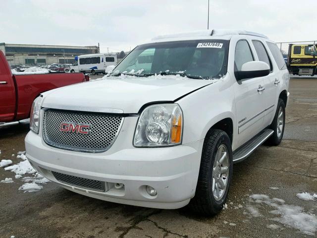 1GKUCEEF3AR108360 - 2010 GMC YUKON DENA WHITE photo 2