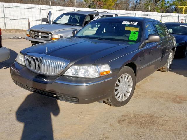 1LNHM81W33Y692877 - 2003 LINCOLN TOWN CAR E GRAY photo 2