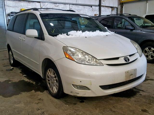 5TDZK22C69S258926 - 2009 TOYOTA SIENNA XLE WHITE photo 1