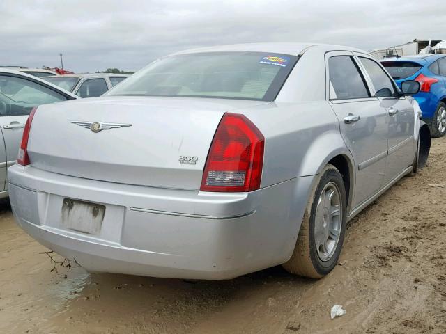 2C3KA53G76H228470 - 2006 CHRYSLER 300 TOURIN SILVER photo 4