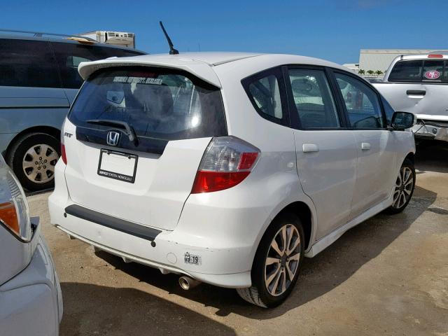 JHMGE8H50DC010853 - 2013 HONDA FIT SPORT WHITE photo 4