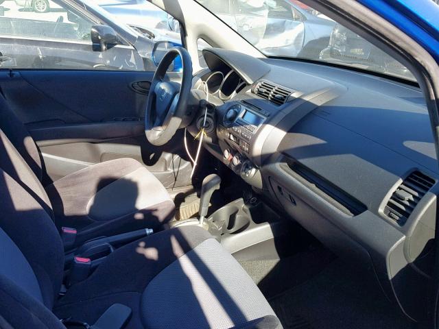 JHMGD38458S059913 - 2008 HONDA FIT BLUE photo 5