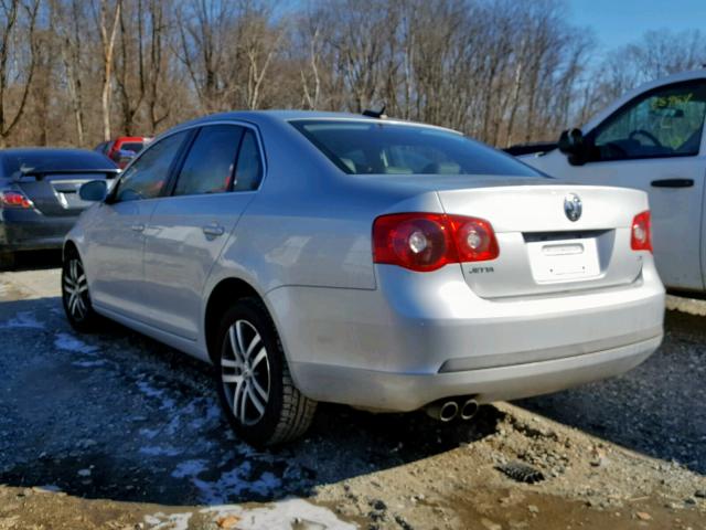 3VWDF71KX6M670179 - 2006 VOLKSWAGEN JETTA 2.5L SILVER photo 3