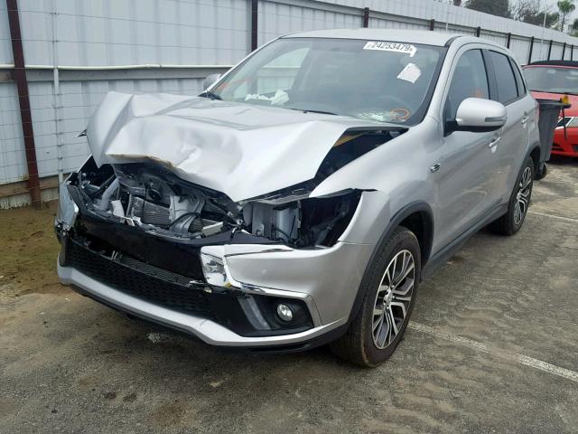 JA4AP3AW8JU013913 - 2018 MITSUBISHI OUTLANDER SILVER photo 2