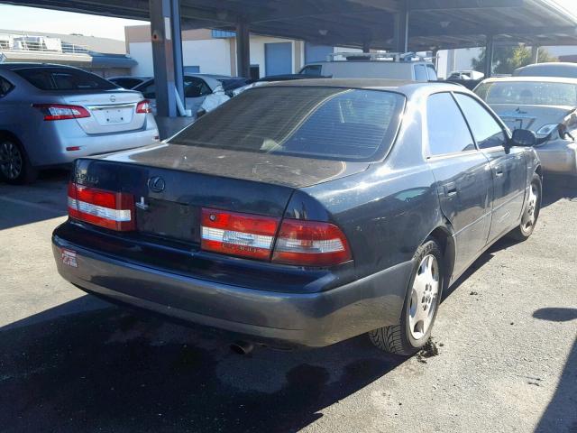 JT8BF28G9Y5093411 - 2000 LEXUS ES 300 BLACK photo 4