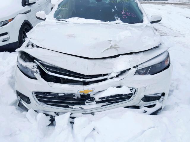 1G1ZE5STXHF185575 - 2017 CHEVROLET MALIBU LT WHITE photo 9