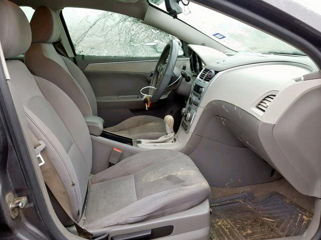 1G1ZC5EB5A4120160 - 2010 CHEVROLET MALIBU 1LT ნაცრისფერი ფოტო 5