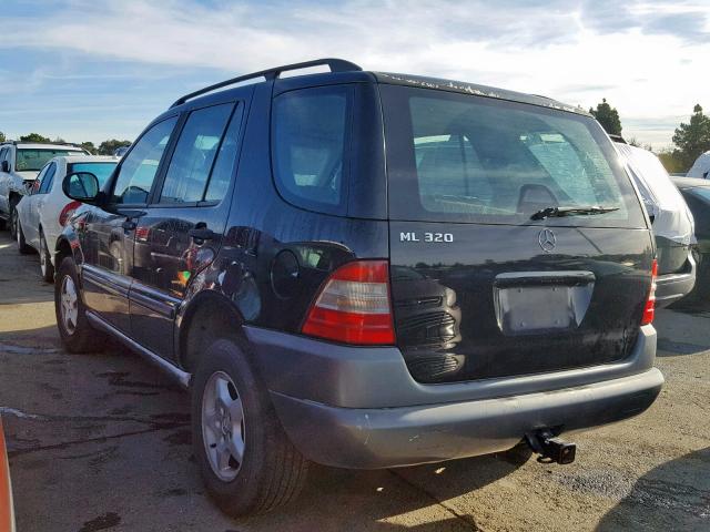 4JGAB54E5WA050165 - 1998 MERCEDES-BENZ ML 320 BLACK photo 3