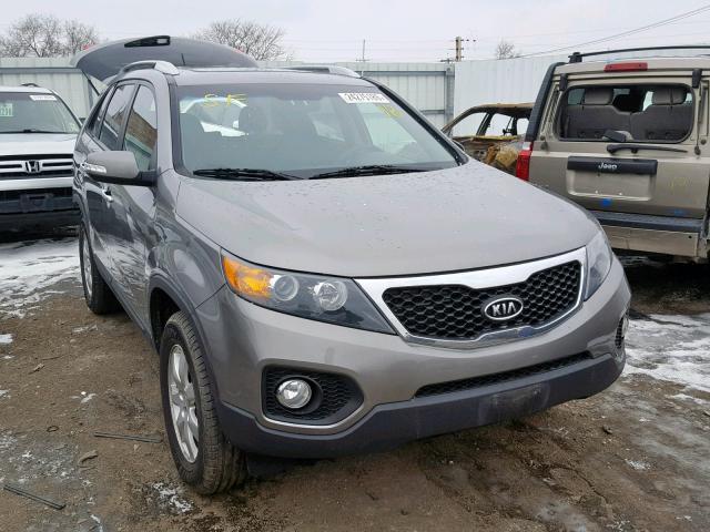 5XYKT3A12BG159642 - 2011 KIA SORENTO BA GRAY photo 1