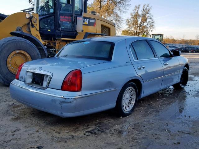 1LNFM82W9WY725732 - 1998 LINCOLN TOWN CAR S BLUE photo 4