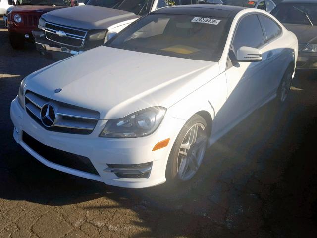 WDDGJ4HB3DG077697 - 2013 MERCEDES-BENZ C 250 WHITE photo 2