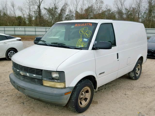 1GCDM19XX2B120388 - 2002 CHEVROLET ASTRO WHITE photo 2