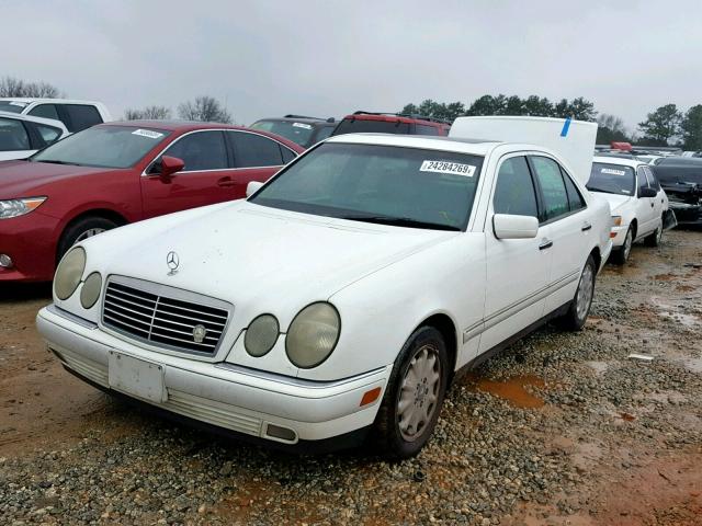 WDBJF55F6VA333414 - 1997 MERCEDES-BENZ E 320 WHITE photo 2