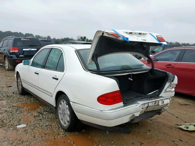 WDBJF55F6VA333414 - 1997 MERCEDES-BENZ E 320 WHITE photo 3