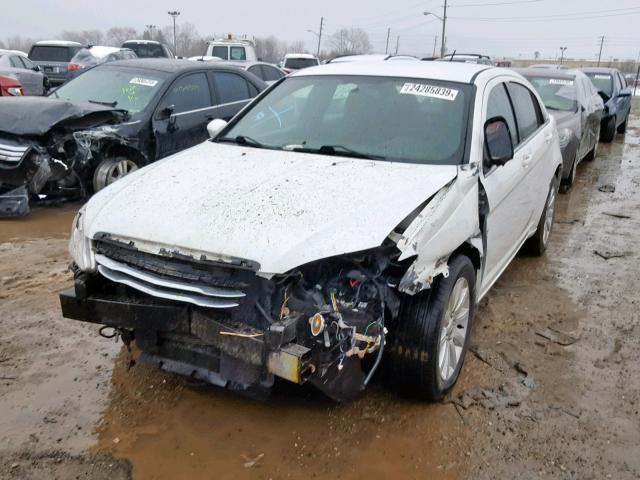 1C3BC1FB4BN547944 - 2011 CHRYSLER 200 TOURIN WHITE photo 2