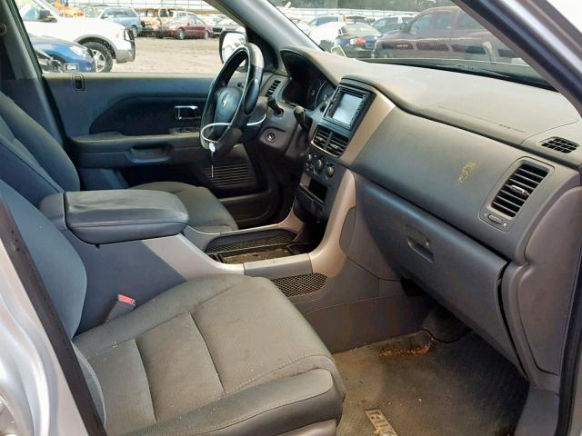 5FNYF18106B016360 - 2006 HONDA PILOT LX SILVER photo 5