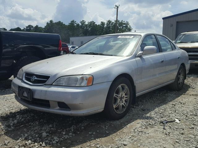 19UUA5660YA025267 - 2000 ACURA 3.2TL SILVER photo 2