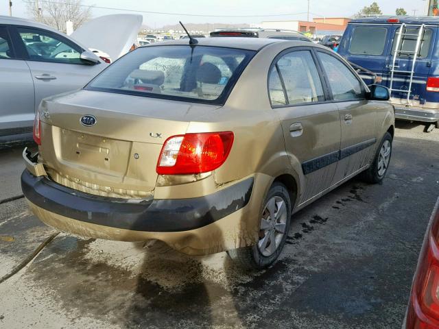 KNADE123286329563 - 2008 KIA RIO BASE GOLD photo 4