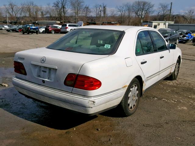 WDBJF55FXTJ021190 - 1996 MERCEDES-BENZ E 320 WHITE photo 4