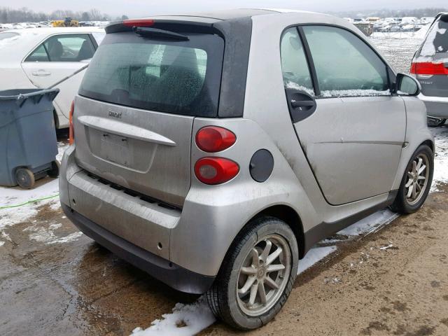 WMEEJ31X68K123433 - 2008 SMART FORTWO PUR SILVER photo 4