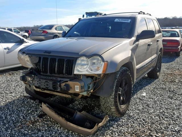 1J4GR48K05C675526 - 2005 JEEP GRAND CHER GOLD photo 2