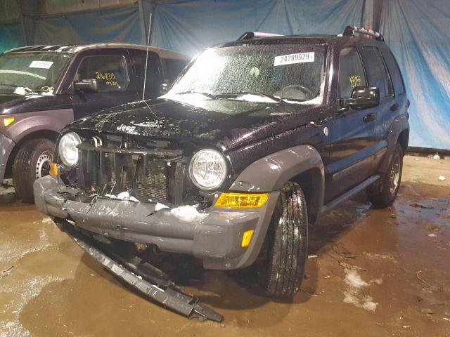 1J4GL38K95W727018 - 2005 JEEP LIBERTY RE BLACK photo 2