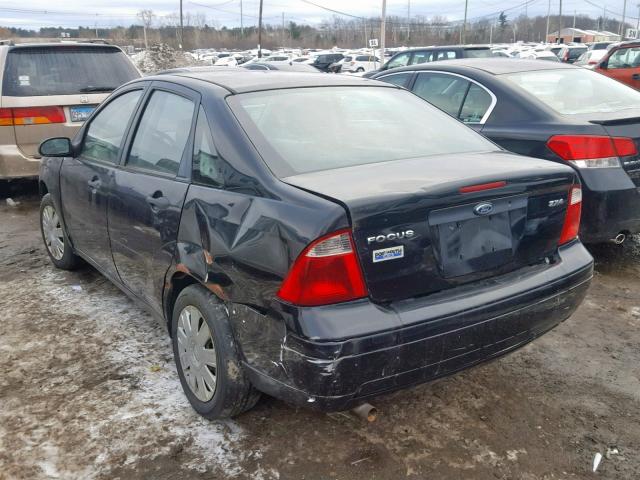 1FAFP34NX6W245462 - 2006 FORD FOCUS ZX4 BLACK photo 3