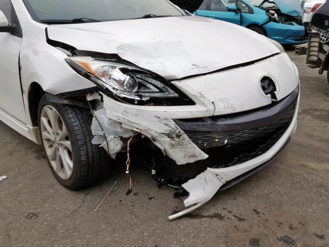 JM1BL1H59A1174098 - 2010 MAZDA 3 S WHITE photo 9